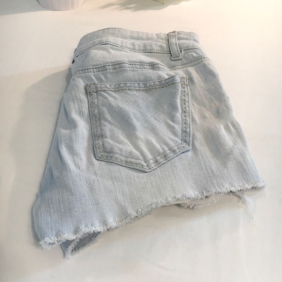 Denim Shorts ~Ripped~ - Picture 3 of 3
